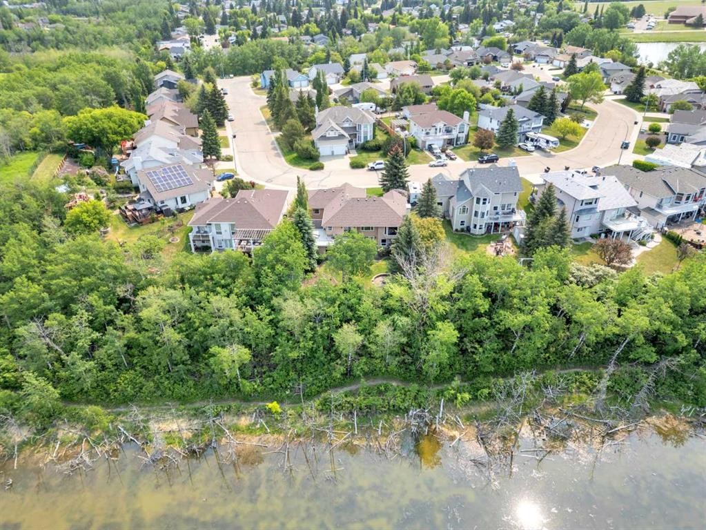 









20


Lakes

Close,
Lacombe,




AB
T4L 1S4

