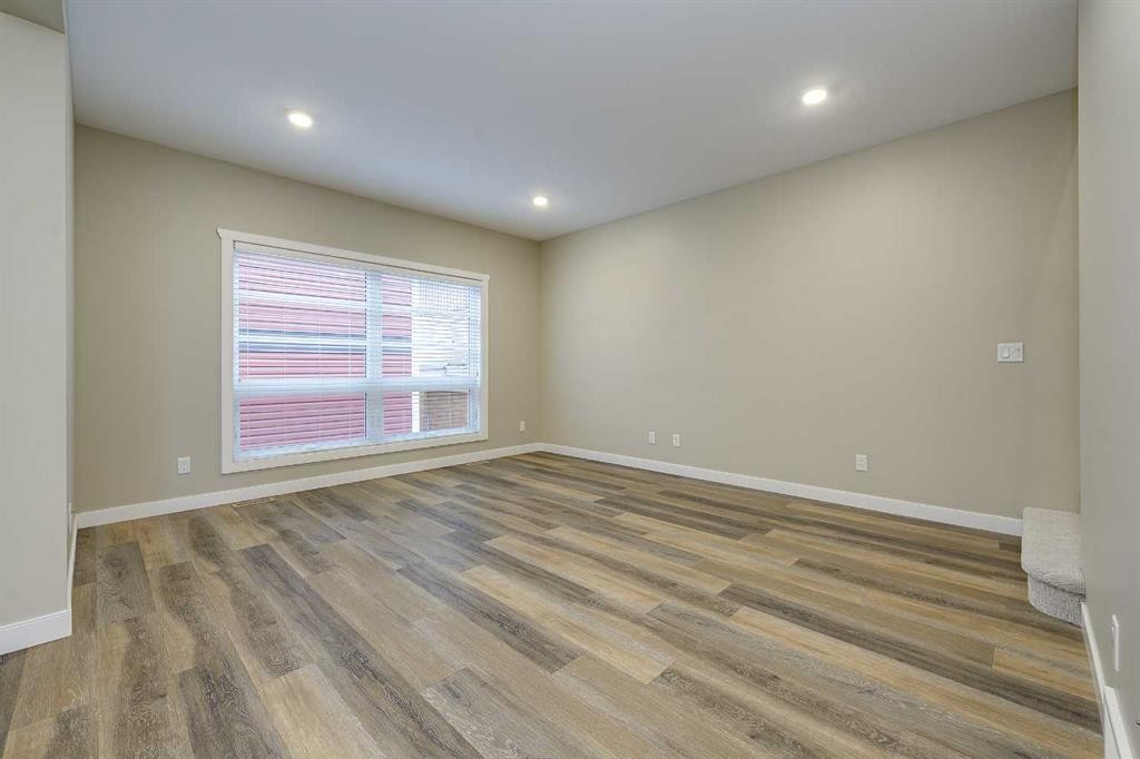 









471


Townsend

Street,
Red Deer,




AB
T4P 0Y5

