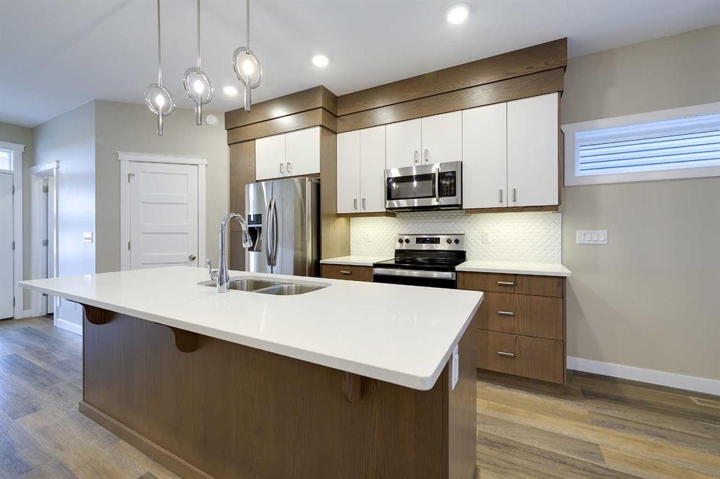 









471


Townsend

Street,
Red Deer,




AB
T4P 0Y5

