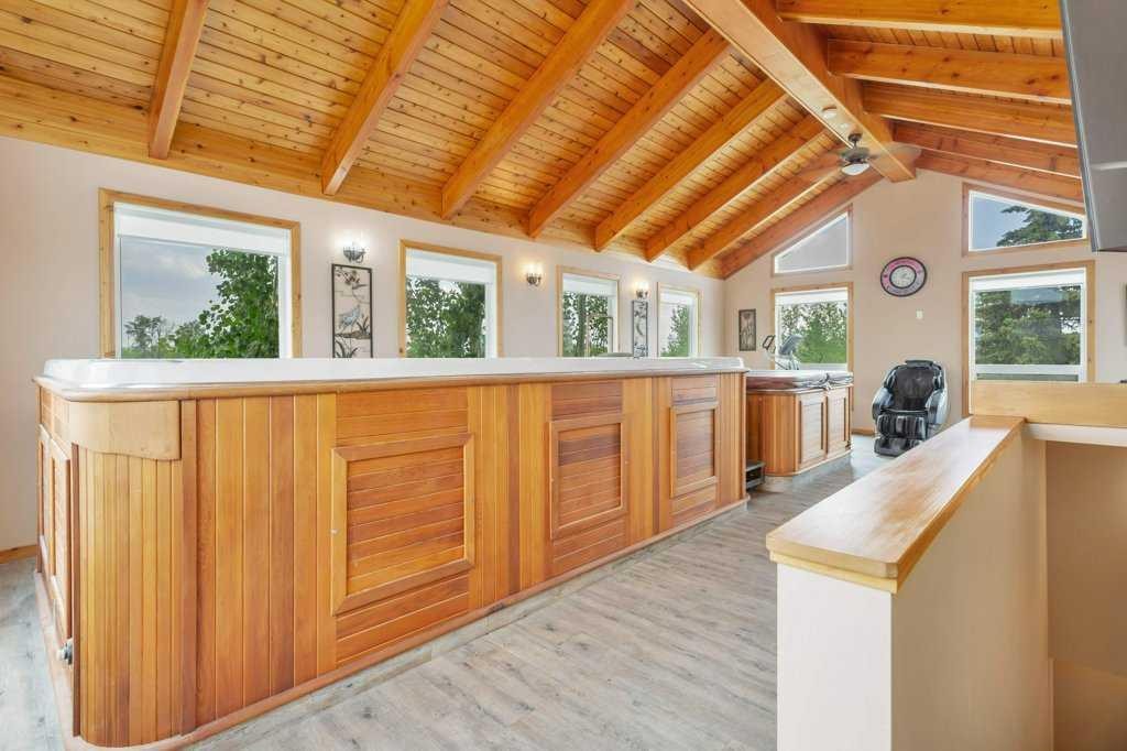 









27556


Township Road 372

,
Rural Red Deer County,




AB
T4G 0M5

