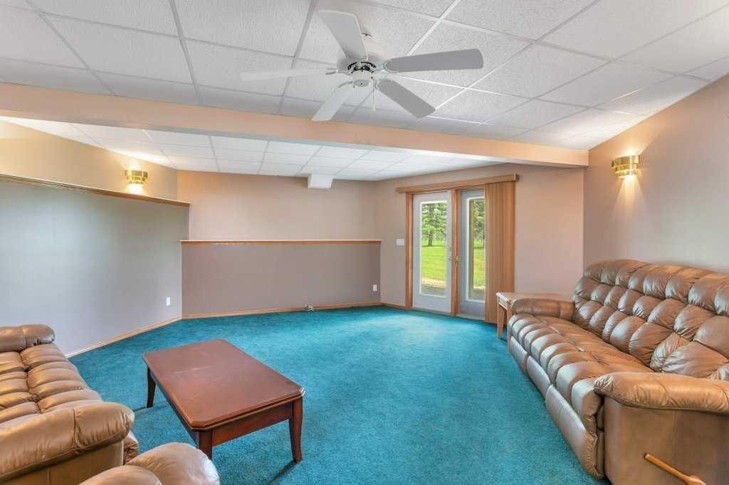 









27556


Township Road 372

,
Rural Red Deer County,




AB
T4G 0M5

