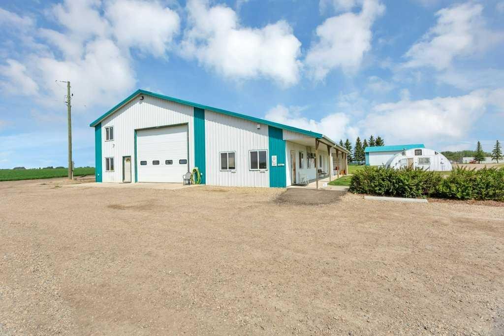 









27556


Township Road 372

,
Rural Red Deer County,




AB
T4G 0M5

