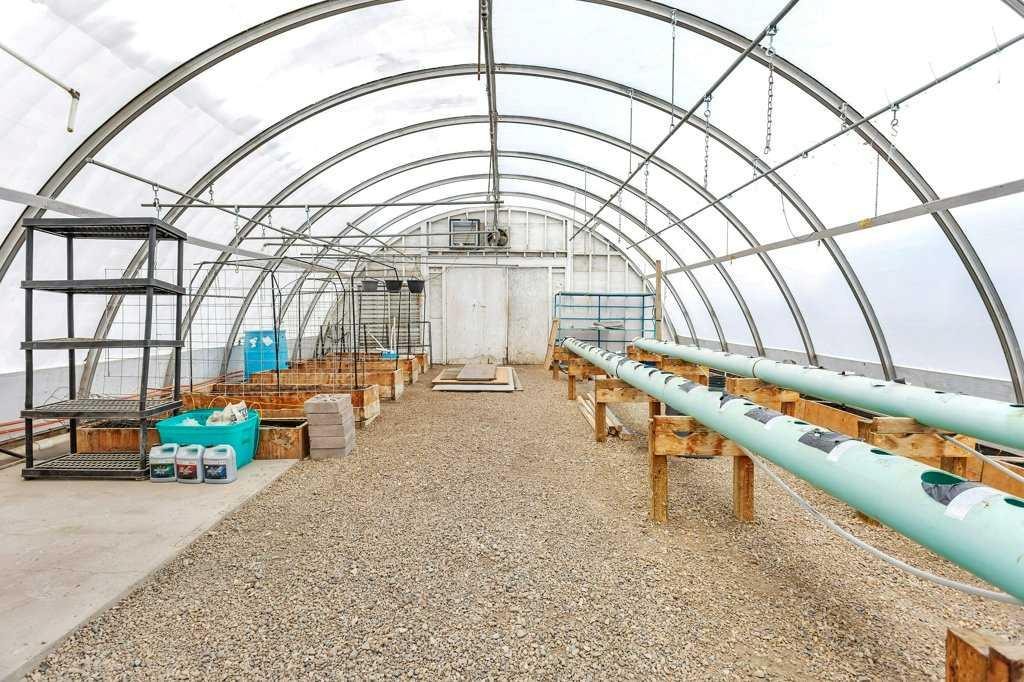 









27556


Township Road 372

,
Rural Red Deer County,




AB
T4G 0M5

