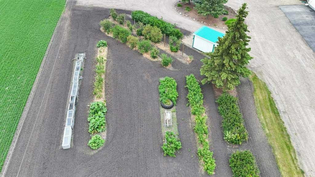 









27556


Township Road 372

,
Rural Red Deer County,




AB
T4G 0M5


