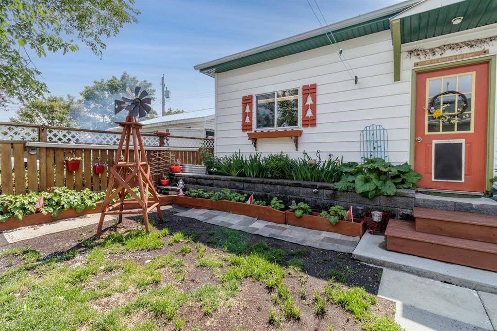 









4919


48

Street,
Innisfail,




AB
T4G 1N1

