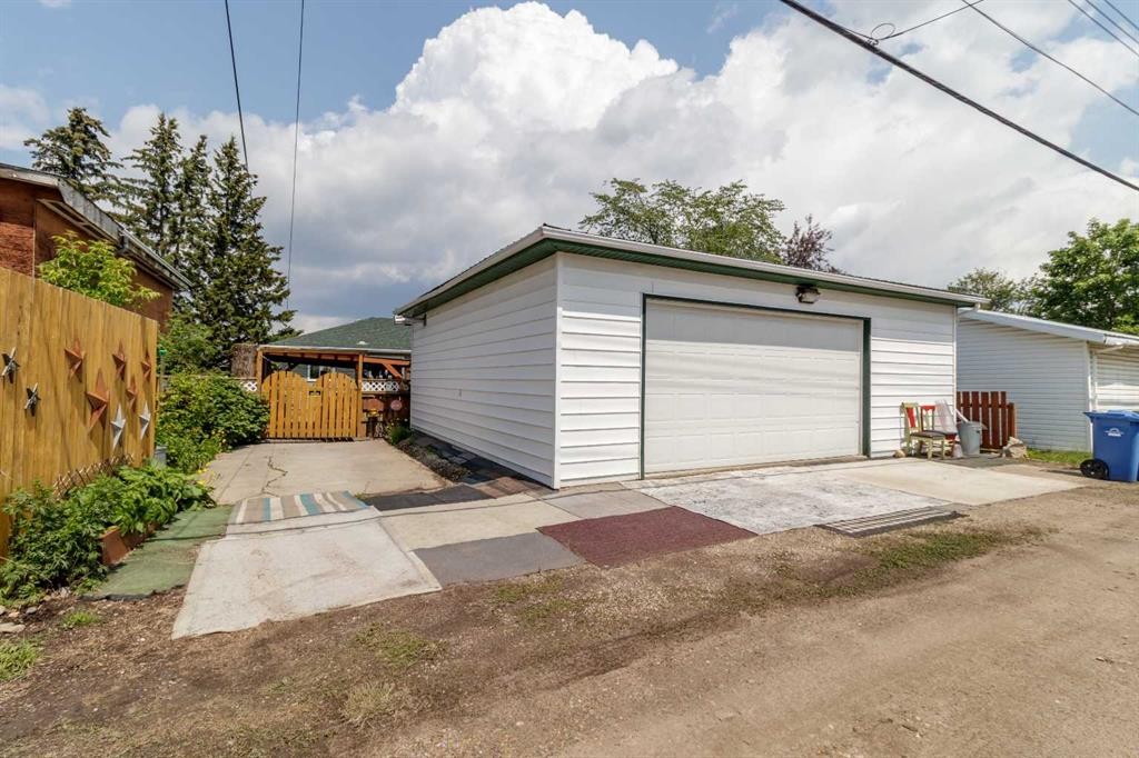 









4919


48

Street,
Innisfail,




AB
T4G 1N1

