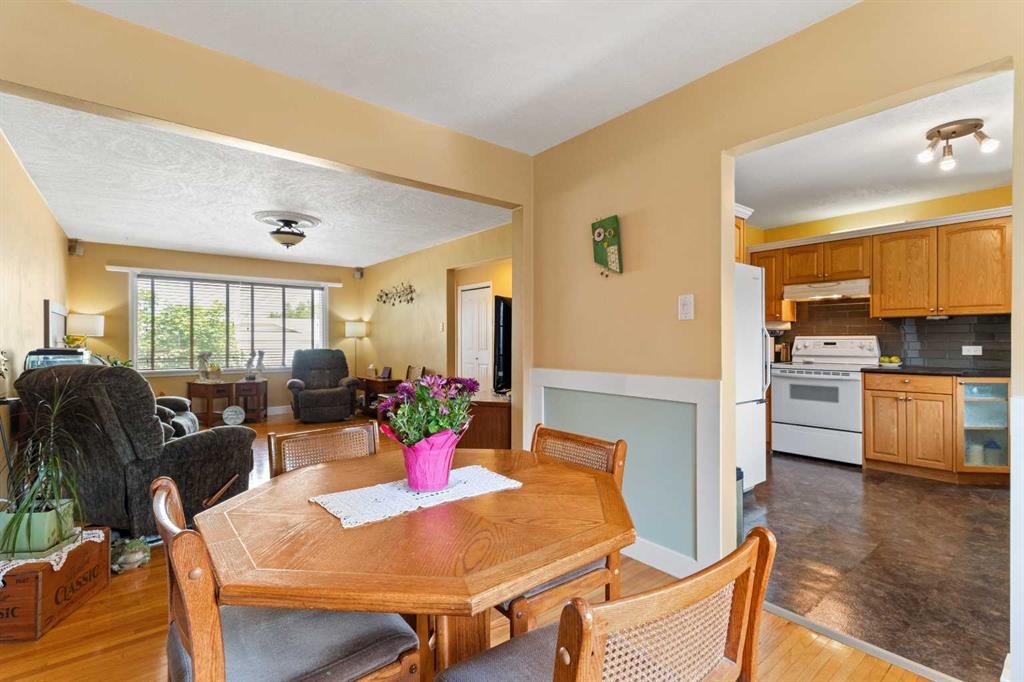 









4919


48

Street,
Innisfail,




AB
T4G 1N1

