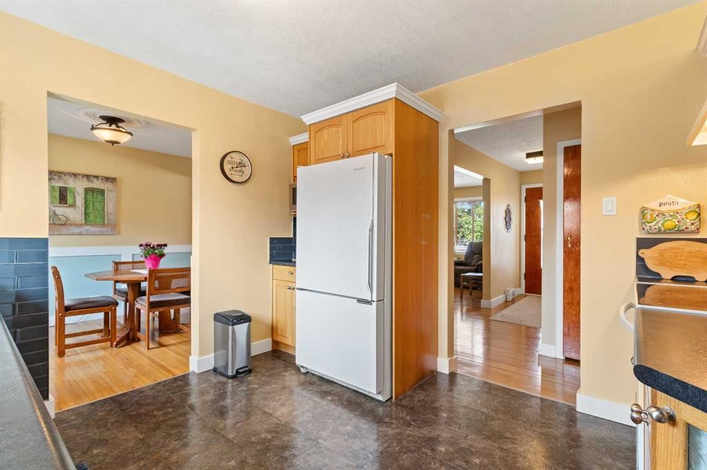









4919


48

Street,
Innisfail,




AB
T4G 1N1

