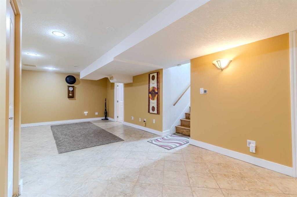 









4919


48

Street,
Innisfail,




AB
T4G 1N1

