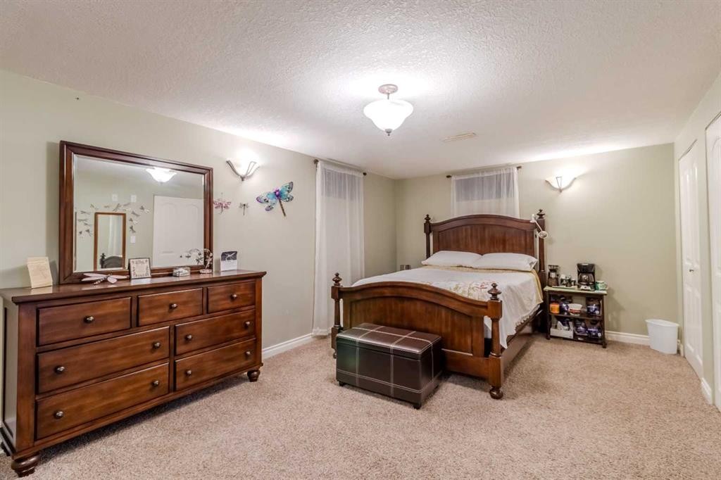 









4919


48

Street,
Innisfail,




AB
T4G 1N1

