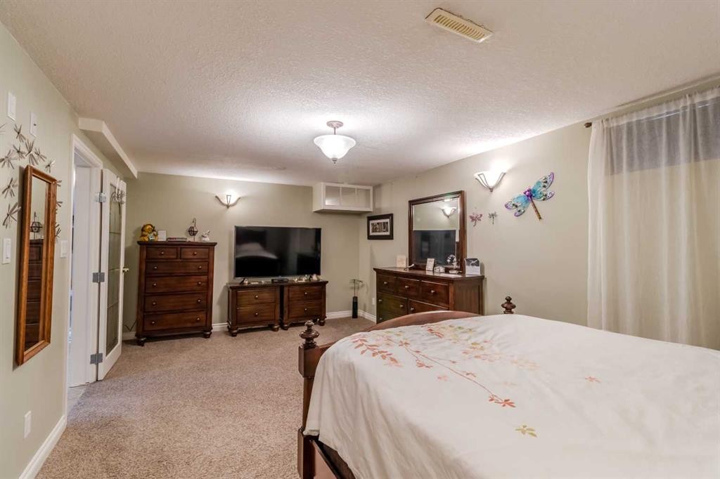 









4919


48

Street,
Innisfail,




AB
T4G 1N1

