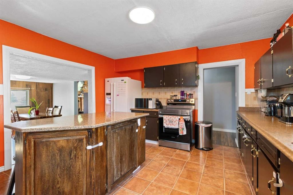 









24


Main Street

,
Ardley,




AB
T0M 0V0

