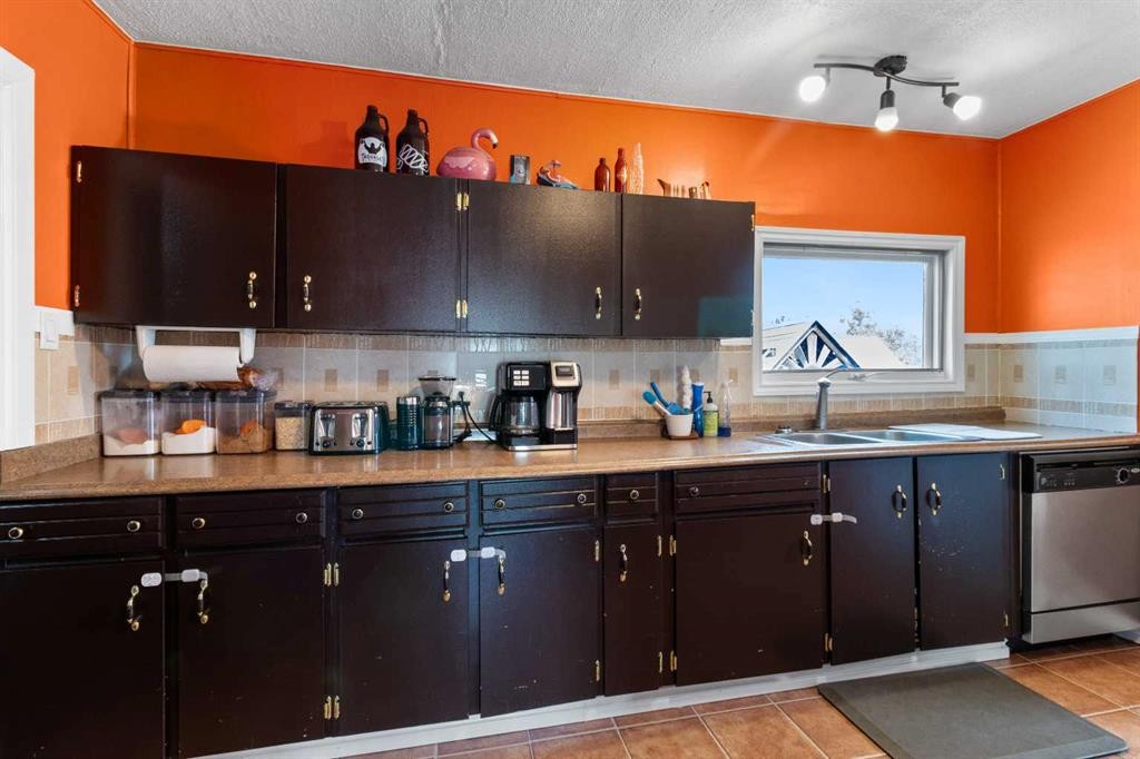 









24


Main Street

,
Ardley,




AB
T0M 0V0

