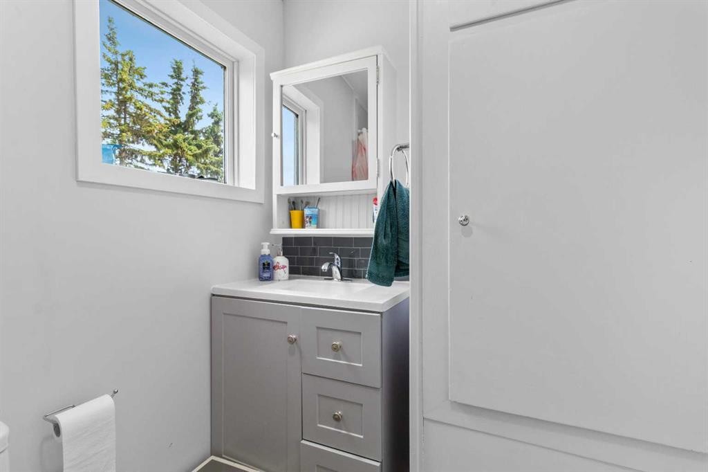 









24


Main Street

,
Ardley,




AB
T0M 0V0

