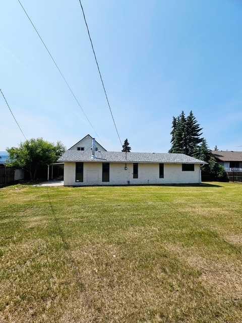 









1835


23 Avenue

,
Delburne,




AB
T0M 0V0

