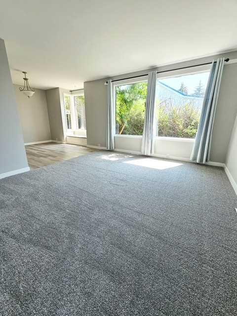 









1835


23 Avenue

,
Delburne,




AB
T0M 0V0

