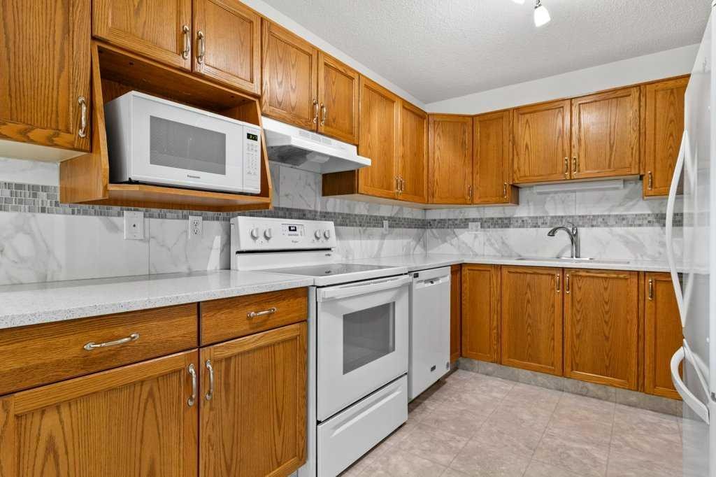 









22


Ellis

Close,
Red Deer,




AB
T4R 2C4

