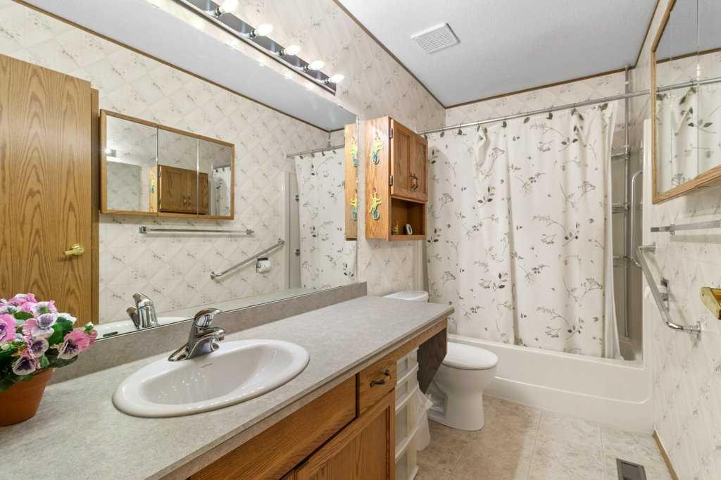 









22


Ellis

Close,
Red Deer,




AB
T4R 2C4

