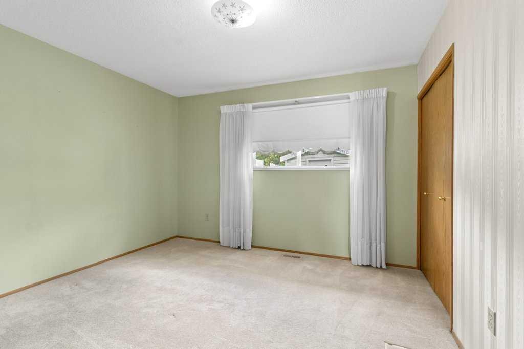 









22


Ellis

Close,
Red Deer,




AB
T4R 2C4

