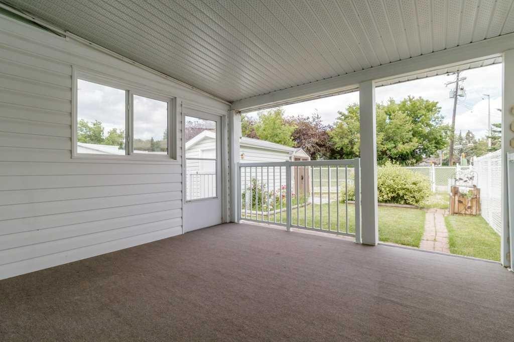 









22


Ellis

Close,
Red Deer,




AB
T4R 2C4

