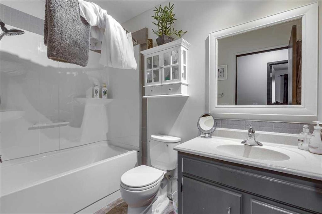 









20


Larne

Place,
Penhold,




AB
T0M 1R0

