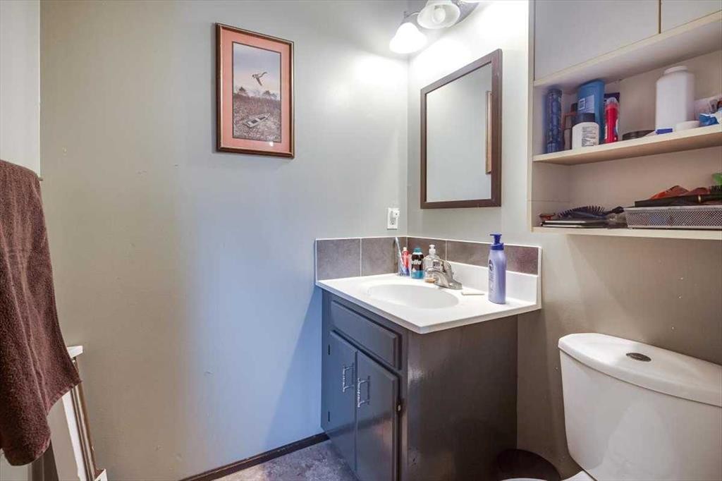 









20


Larne

Place,
Penhold,




AB
T0M 1R0

