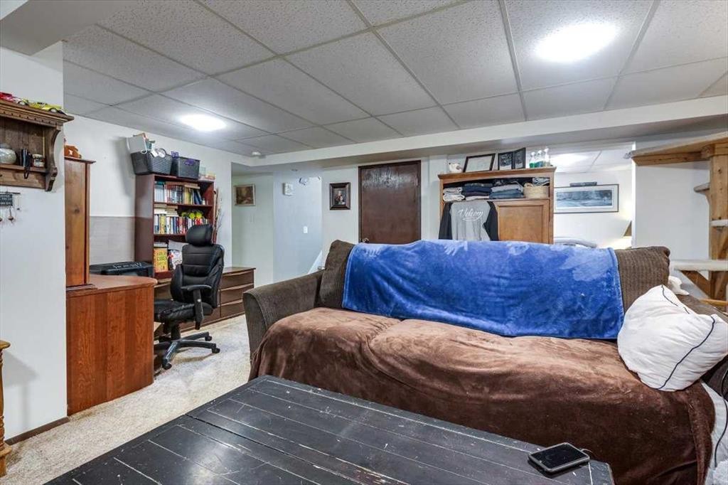 









20


Larne

Place,
Penhold,




AB
T0M 1R0

