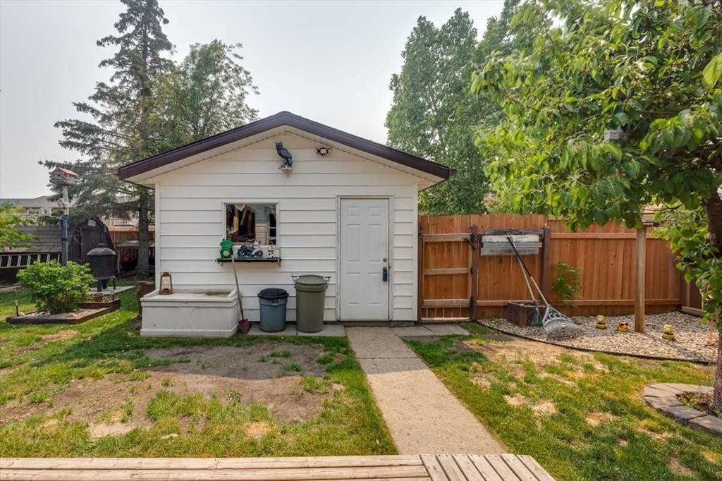









20


Larne

Place,
Penhold,




AB
T0M 1R0

