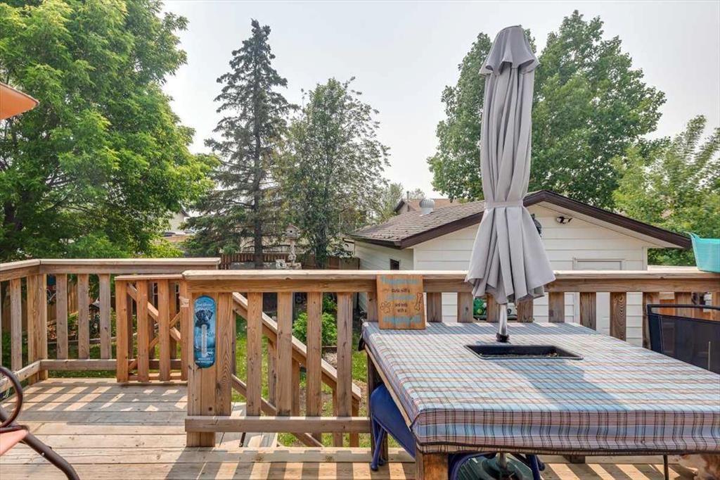 









20


Larne

Place,
Penhold,




AB
T0M 1R0

