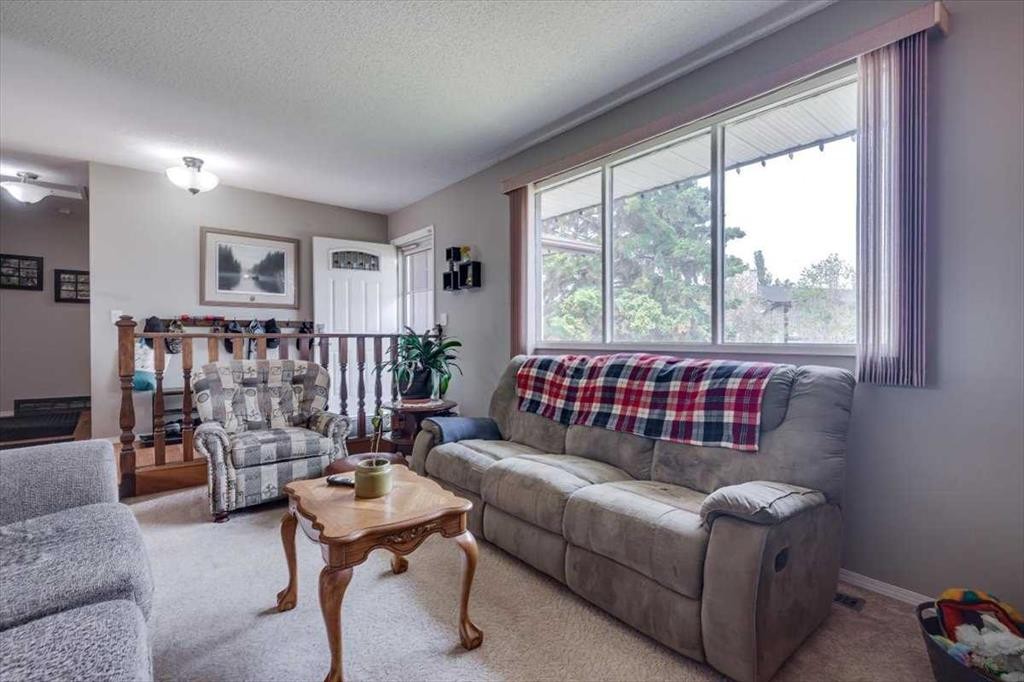 









20


Larne

Place,
Penhold,




AB
T0M 1R0

