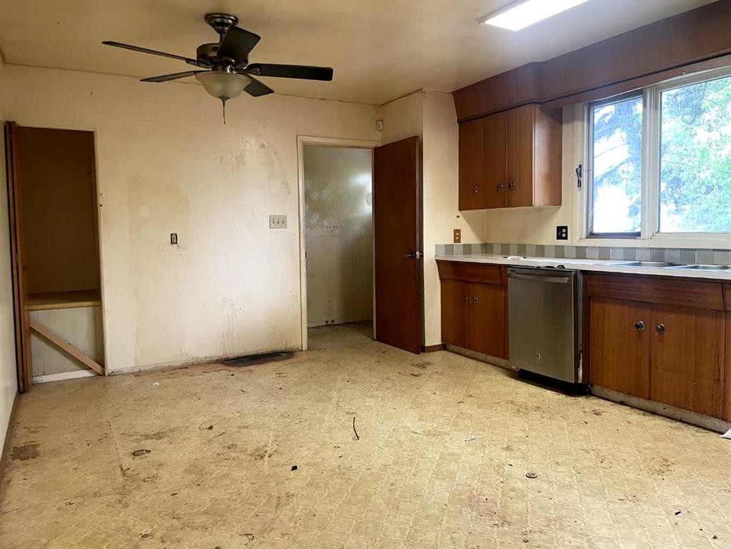 









5120


45

Street,
Provost,




AB
T0B 3S0

