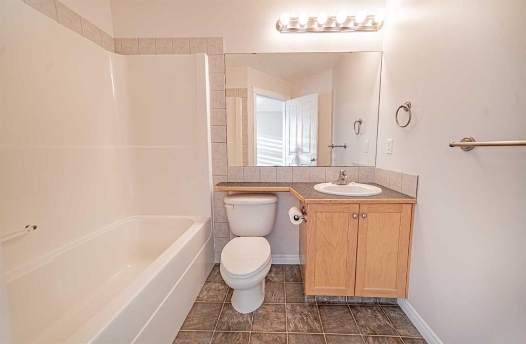 









42


Kanten

Close,
Red Deer,




AB
T4P4E6

