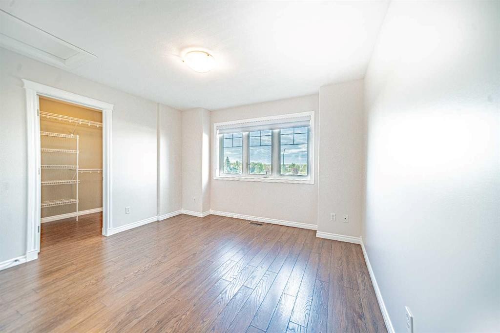 









42


Kanten

Close,
Red Deer,




AB
T4P4E6

