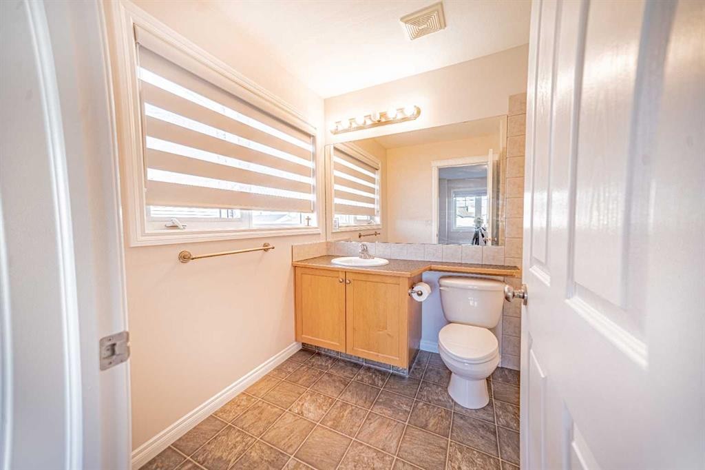 









42


Kanten

Close,
Red Deer,




AB
T4P4E6

