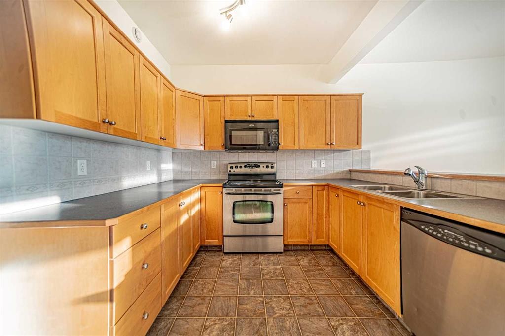 









42


Kanten

Close,
Red Deer,




AB
T4P4E6


