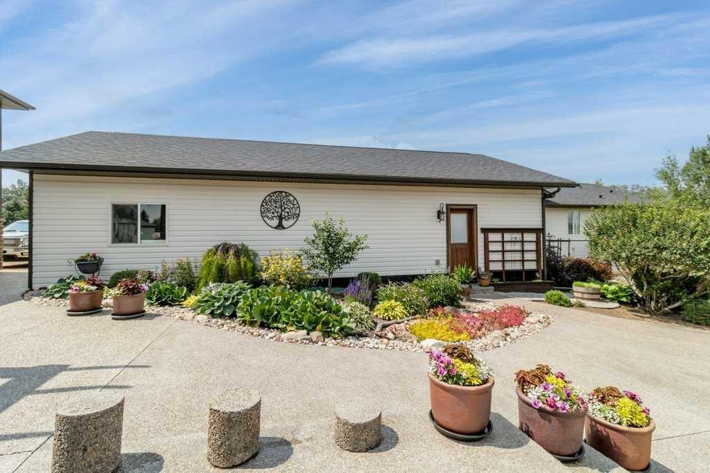 









1236


384

Township, 105,
Rural Red Deer County,




AB
T4E 0P1

