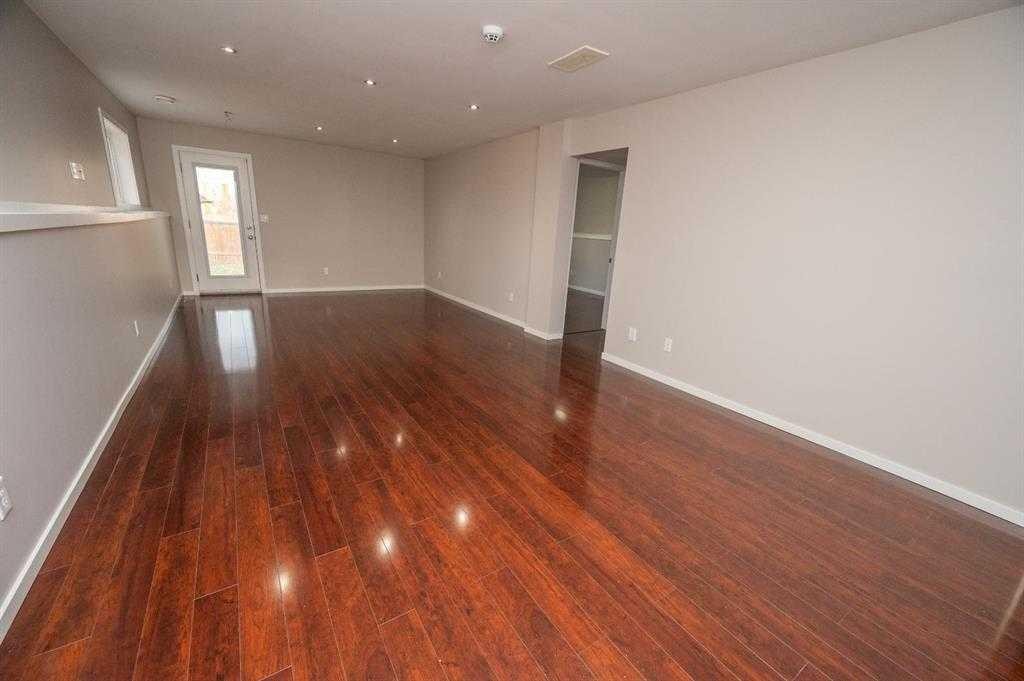 









60


Long

Close,
Red Deer,




AB
T4R3N8

