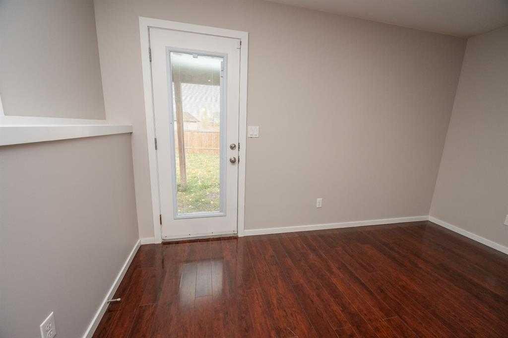 









60


Long

Close,
Red Deer,




AB
T4R3N8


