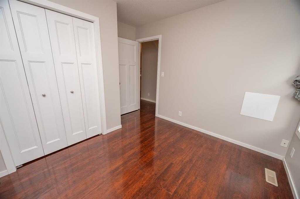 









60


Long

Close,
Red Deer,




AB
T4R3N8

