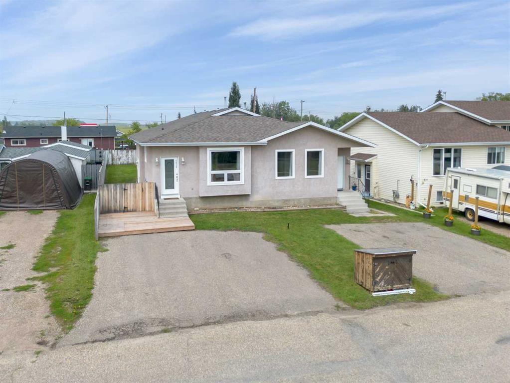 









1812


26 Avenue

,
Delburne,




AB
T0M 0V0

