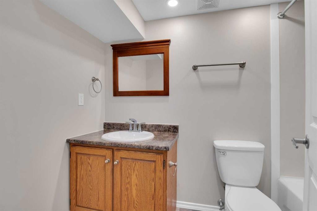 









1812


26 Avenue

,
Delburne,




AB
T0M 0V0

