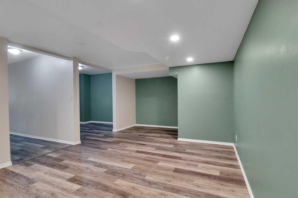 









1812


26 Avenue

,
Delburne,




AB
T0M 0V0

