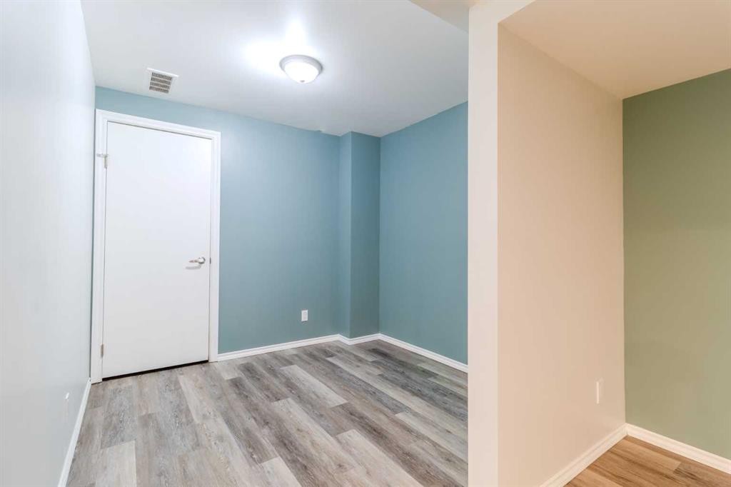 









1812


26 Avenue

,
Delburne,




AB
T0M 0V0

