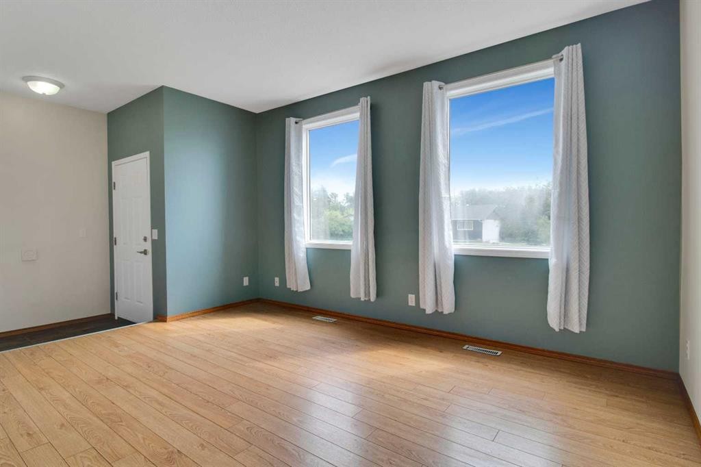 









1812


26 Avenue

,
Delburne,




AB
T0M 0V0

