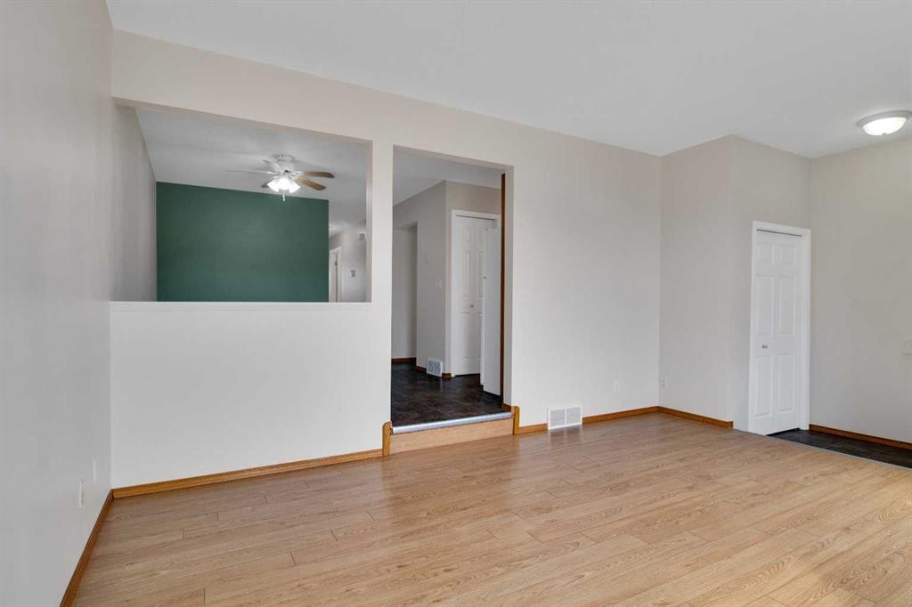 









1812


26 Avenue

,
Delburne,




AB
T0M 0V0

