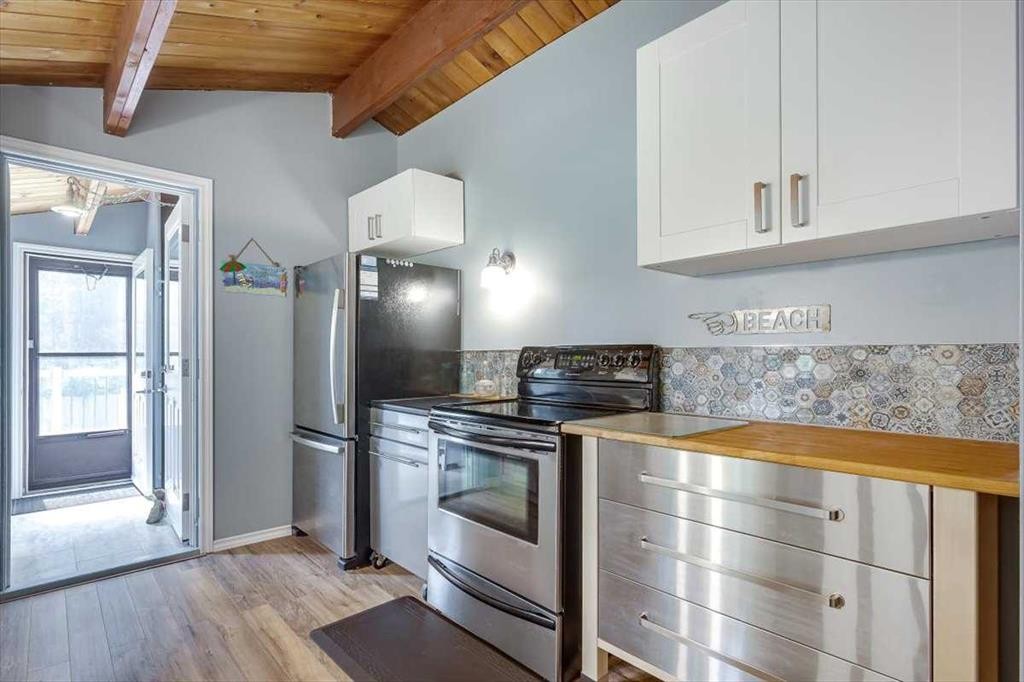 









41513


Highway 771

, 109,
Rural Lacombe County,




AB
T0C 0J0

