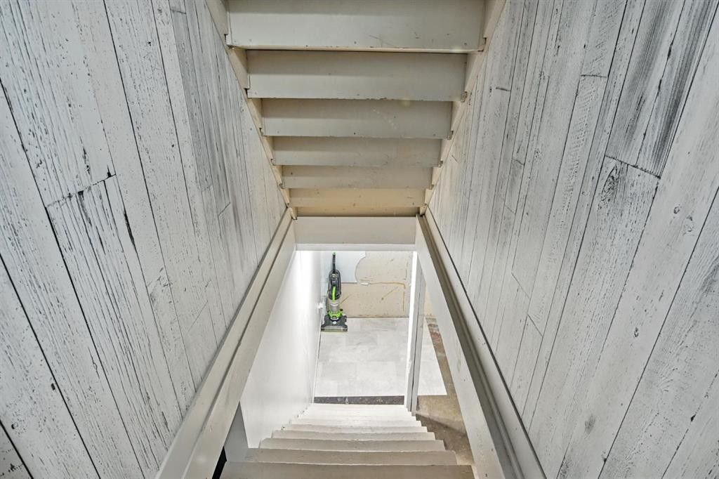 









1018


Windsor

Avenue,
Penhold,




AB
T0M 1R0

