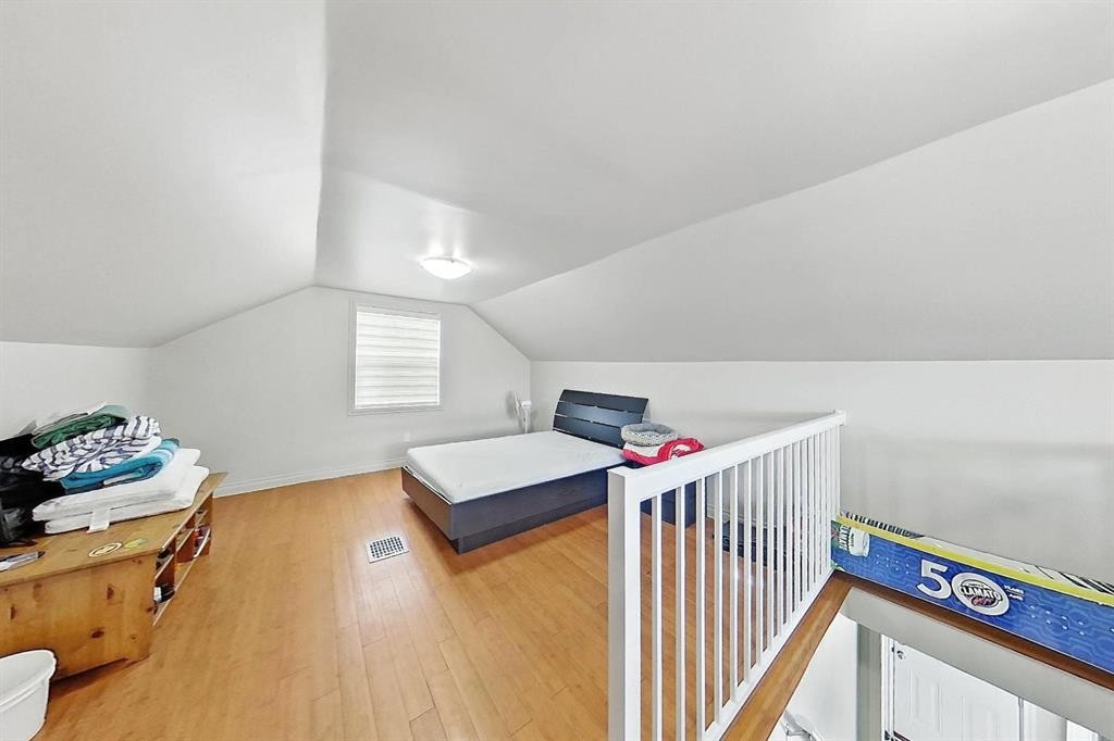 









1018


Windsor

Avenue,
Penhold,




AB
T0M 1R0

