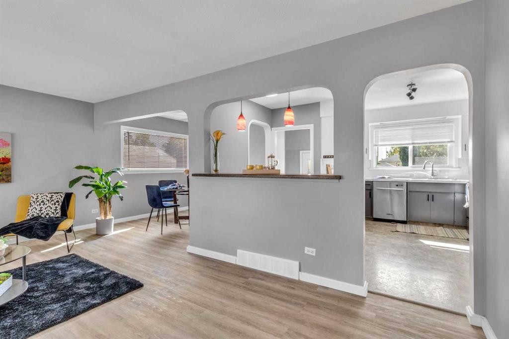 









4001


51 A

Street,
Red Deer,




AB
T4N2B2

