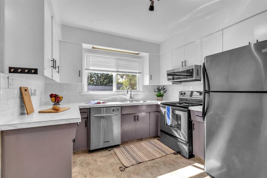 









4001


51 A

Street,
Red Deer,




AB
T4N2B2

